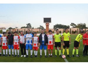 Suriyeli Çocuklar Ve Parlamenterler Futbol Maçı Yaptı