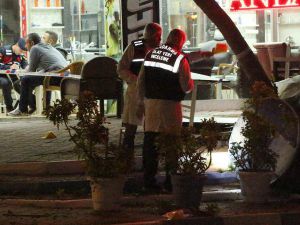 Kemer'de Silahlı Kavga: 3 Yaralı, 6 Gözaltı