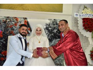 Başkan Yılmaz, İlk Nikahını Kıydı