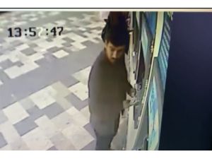 1 Yıldır Atm’de Unuttuğu Parasını Arıyor