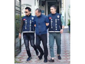 Cep Telefonu Hırsızları Polise Yakalandı