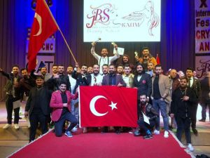 Ukrayna’da Yarışan Türk Kuaförler Dünya Üçüncüsü Oldu