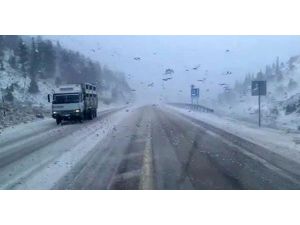 Kar, Antalya- Konya Yolunda Ulaşımı Aksattı