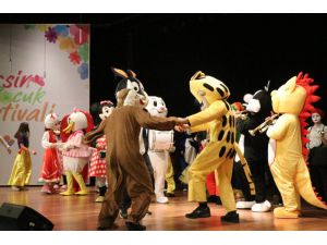 Çocuk Festivali Renkli Başladı