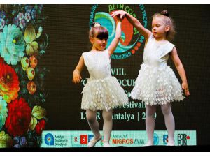 Türk, Rus Ve Avrupalı Çocuklar Barış Ve Dostluk İçin Oynadı