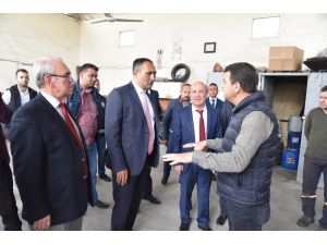 Başkan Yılmaz, Belediye Atölyelerinde İncelemelerde Bulundu