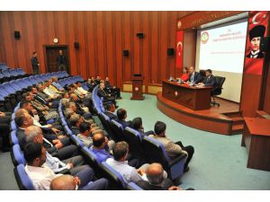 Vali Coşkun: "Hizmet Üretme Gayretinde Olmalıyız"
