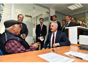 Vali Seymenoğlu: “Köylerimizin En Ücra Yerinde Bile Yaşan İnsanımıza Da Hizmet Götürmek Hepimizin Görevi”