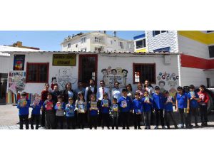 Karavan Kütüphane Çocuklara Okumayı Sevdirecek