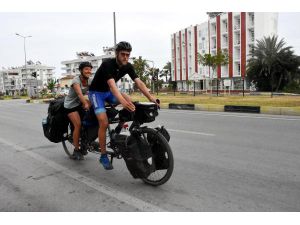 Alman Doktorlar Bisikletle Dünya Turunda