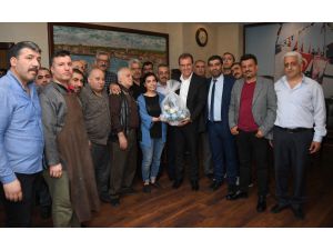 Başkan Seçer’den Çarşı Esnafına Otopark Müjdesi