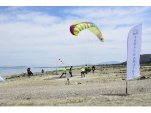 Yamaç Paraşütü Hedef Yarışması Burdur’da Yapıldı