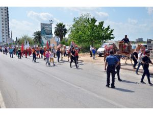 Yörük Türkmenlerden Develerle Temsili Göç Yürüyüşü