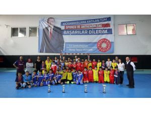 Futsalda Anadolu Ortaokulu Şampiyon Oldu