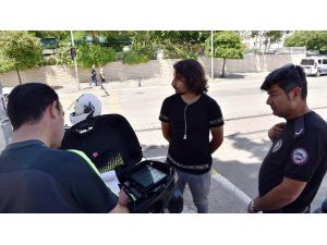 Patenle Otobüse Tutunarak Kayan Gence 108 Lira Ceza