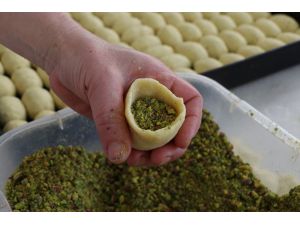 Ramazan’da Sofraların Vazgeçilmez Tatlısı: "Kerebiç"