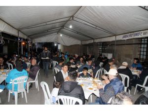 Cami Avlusunda İftar Geleneği 9 Yıldır Devam Ediyor