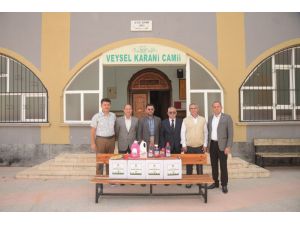 Osmaniye’de Camilere Temizlik Malzemesi Dağıtılıyor