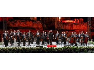 Türk-rus Klasik Müzik Festivali'ne Antik Tiyatroda Muhteşem Kapanış