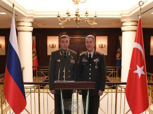 Genelkurmay Başkanı Akar, Rusya Genelkurmay Başkanı Gerasimov ile bir araya geldi