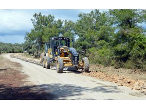 Konyaaltı Ve Manavgat'ta Bozulan Yollar Onarılıyor