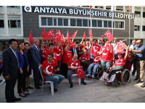 'Kınalı Kuzular' Davul Zurnayla Temsili Askerlik İçin Uğurlandı