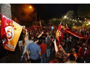 Antalya’da Galatasaray Taraftarından Şampiyonluk Kutlaması