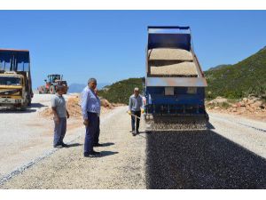 Kaş Bezirgan Yolu Asfaltlandı