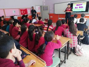 Jandarma Trafik Timlerinden Bin 800 Öğrenciye Eğitim