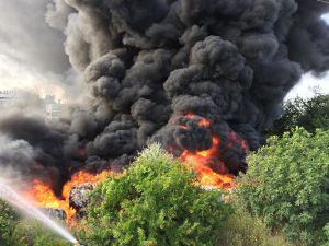 Antalya'da Korkutan Yangın, Alevler Gökyüzünü Sardı