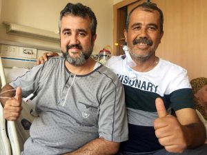 Ağabeyini Böbreğiyle Hayata Bağladı