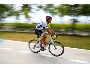 Kurbağa Adam Dünya Şampiyonluğu İçin Pedallıyor
