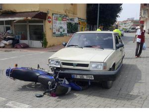 Otomobille Motosiklet Çarpıştı: 1 Yaralı