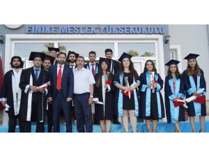 Finike Myo'da Mezuniyet Coşkusu