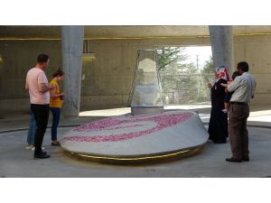 9. Cumhurbaşkanı Demirel’in Anıt Mezarı’na Bayram Tatilinde Ziyaretçi Akını