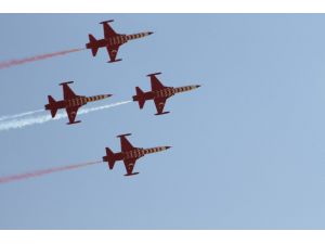 Türk Yıldızları 18 Yıl Sonra Yine Isparta Semalarında