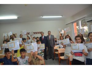 Mersin’de Yaklaşık 400 Bin Öğrenci Karne Sevinci Yaşadı