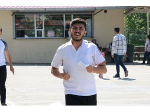Son Saniyelerde Sınav Salonuna Yetiştiler
