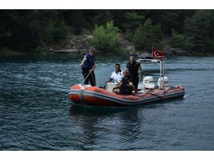 Adana’da Serinlemek İçin Göle Giren Genç Kayboldu