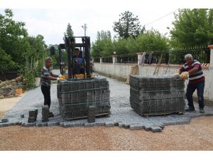Erdemli’de Parke Çalışmaları Sürüyor
