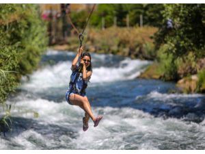 Düden Üzerinde Zip-line Heyecanı