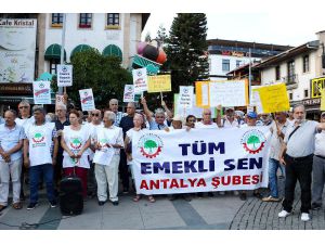 Emeklilerden Maaş Protestosu