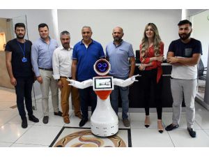 İnsansı Robot Mini Ada Kemer'de Tanıtıldı