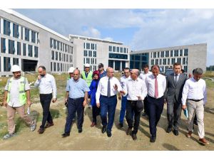 Ceyhan Devlet Hastanesinin Yapımı Sürüyor