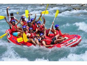 Gençlerin Rafting Heyecanı