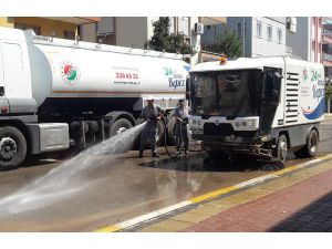Kepez'in Sokakları Temizleniyor