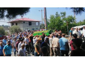 Yoğun Bakımda Ölen Genç Toprağa Verildi