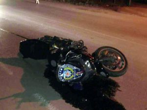 'Dur' İhtarına Uymayan Sürücü, Kaçarken Motosikletli Polise Çarptı