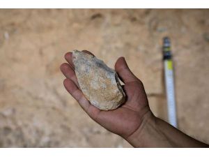 Mağaradaki Kazıların Son Gününde '350 Bin Yıllık Balta' Sürprizi
