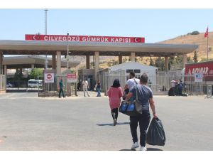 Suriyeliler Bayramlaşmak İçin Ülkelerine Gidiyor